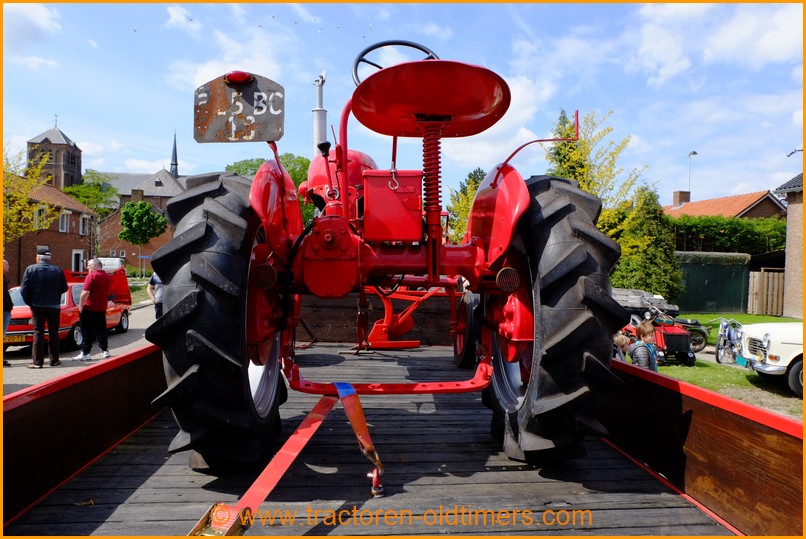 Farmall tractoren en onderdelen